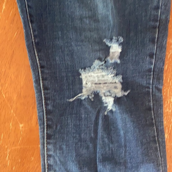 Levi's 721 Hi-Rise Skinny Distressed Jean-32 - Picture 4 of 8